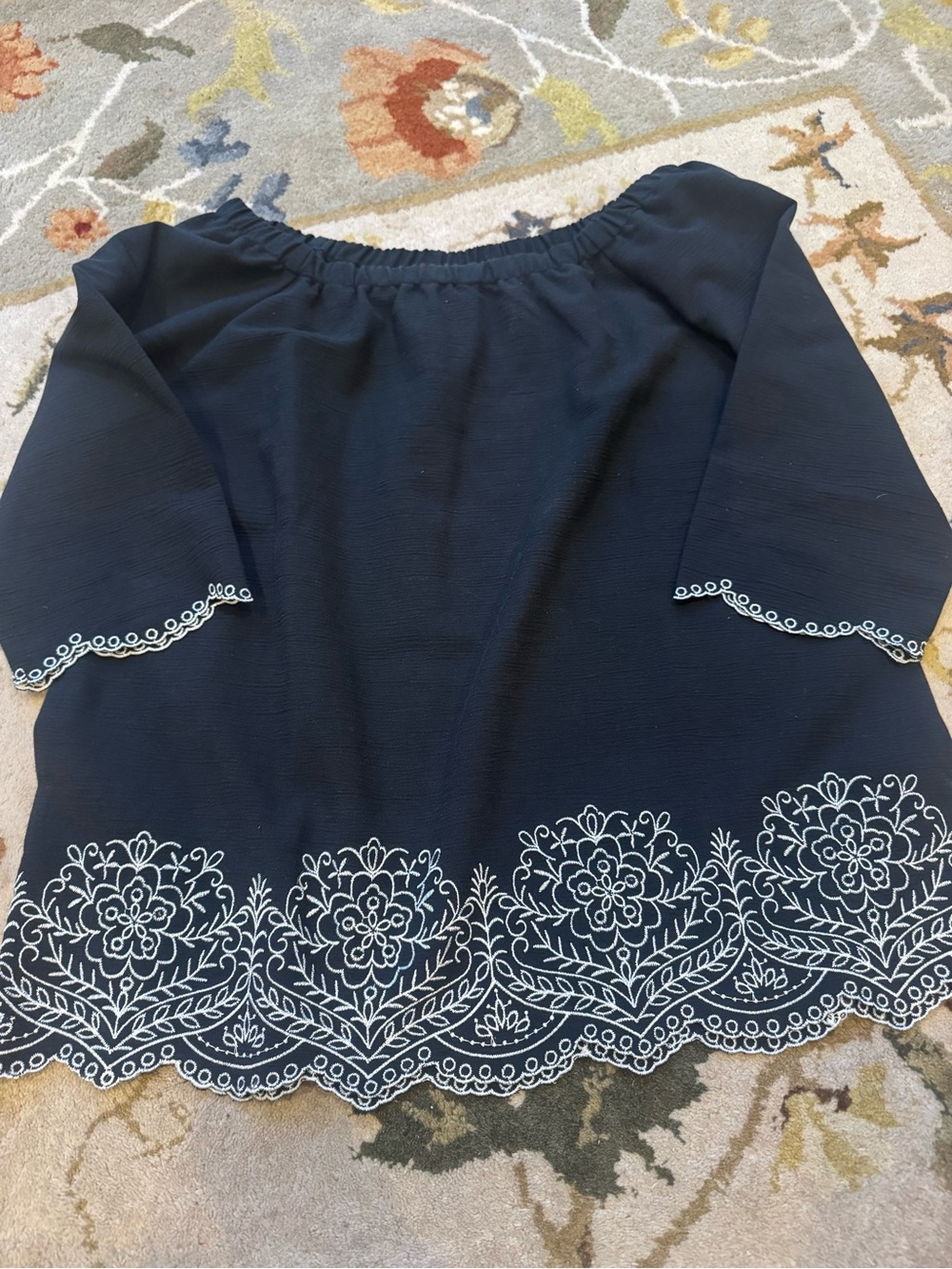 Draper’s & Damons Women’s Navy Off-Shoulder Embroidered Peasant Top Medium